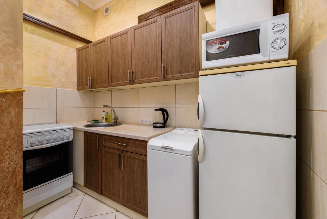 Apartamenty Polytehnichna Str. Lviv Exteriör bild