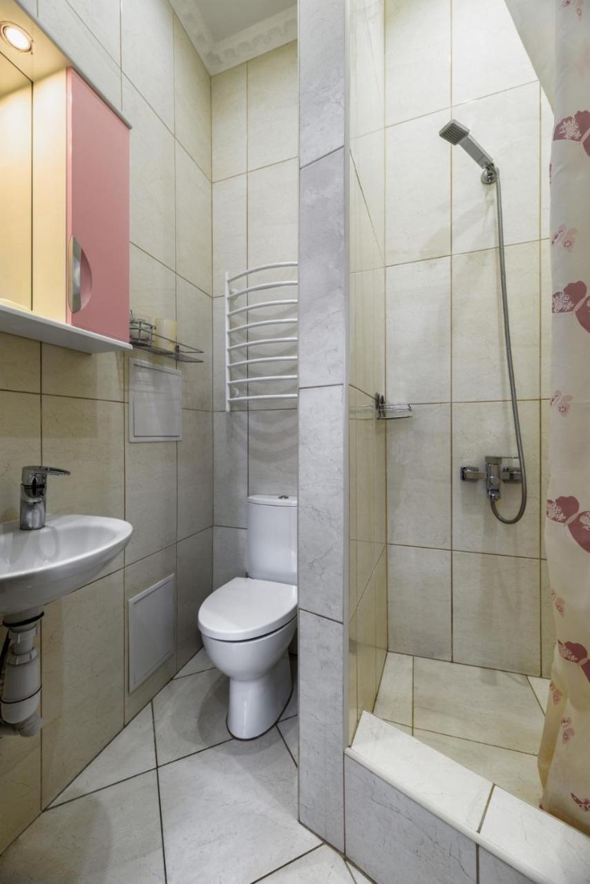 Apartamenty Polytehnichna Str. Lviv Exteriör bild