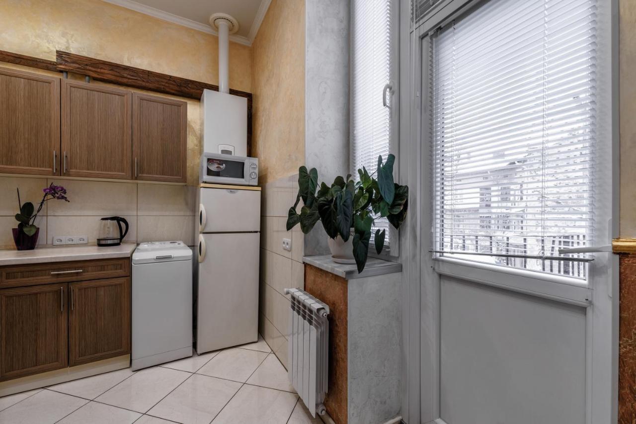 Apartamenty Polytehnichna Str. Lviv Exteriör bild