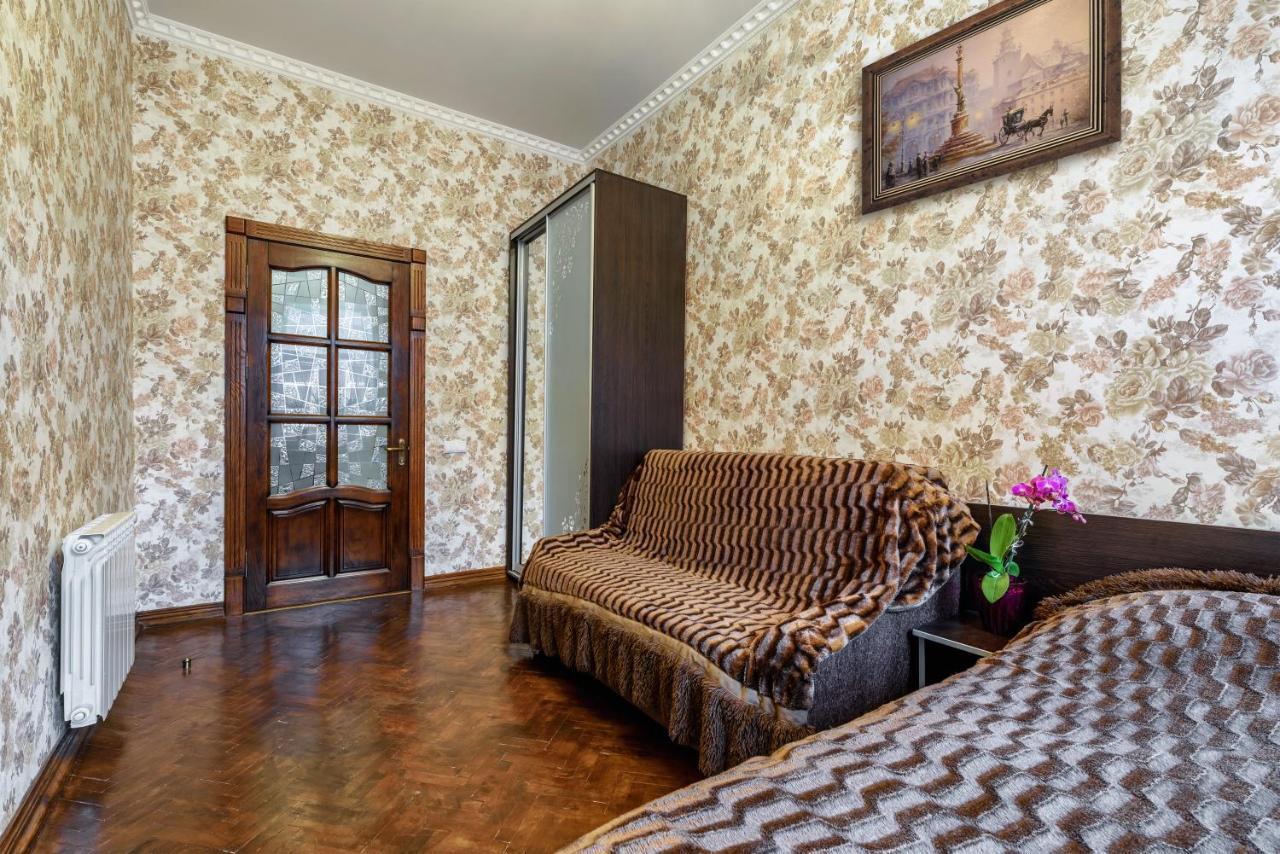 Apartamenty Polytehnichna Str. Lviv Exteriör bild